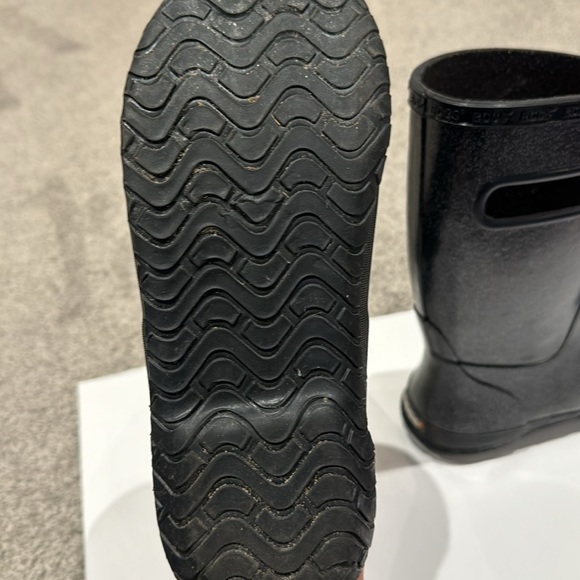 Kids Bogs -  youth size 5 - black sparkly - Picture 3 of 4